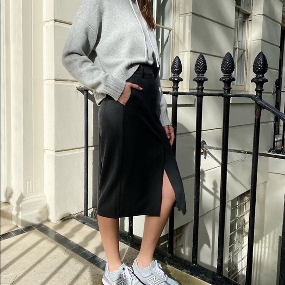 Aritzia - Taleo High-Waisted Checkered Skirt - Picture 4 of 10